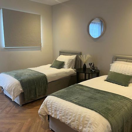 New 2 Bedroom Apartment Rickmansworth Town Centre Buitenkant foto
