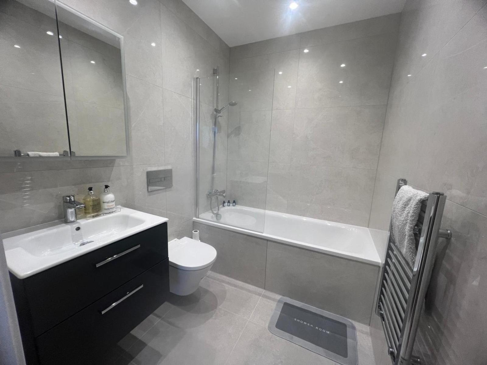 New 2 Bedroom Apartment Rickmansworth Town Centre Buitenkant foto
