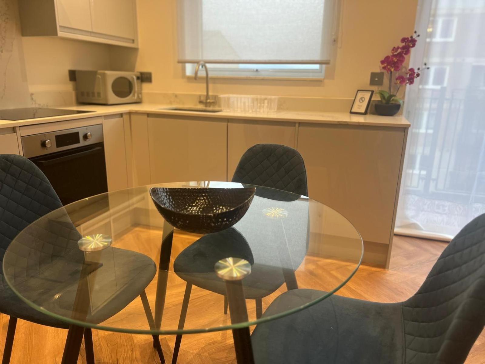 New 2 Bedroom Apartment Rickmansworth Town Centre Buitenkant foto